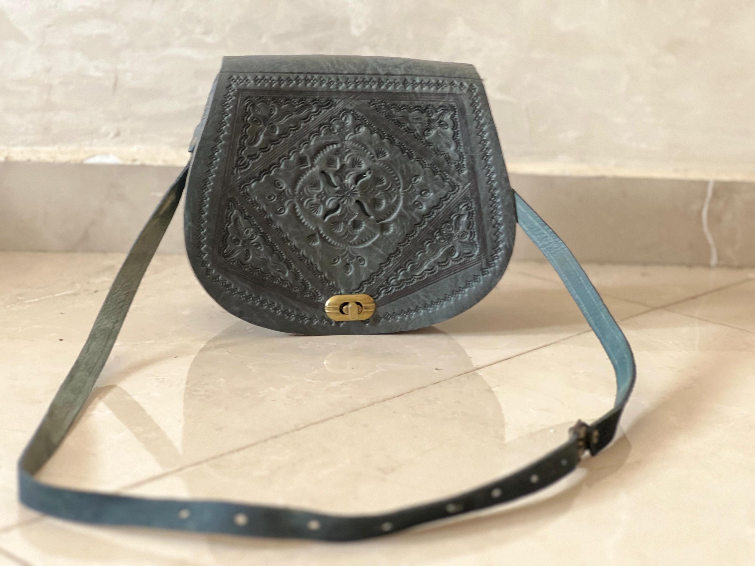 Handmade Moroccan Leather Crossbody Bag – Tooled Floral Carving Saddle Purse – Boho Vintage Shoulder Bag – Artisan Cowhide Leather Handbag